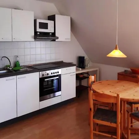 Blaues Haus, Putbus, Cleaning Included Apartamento *